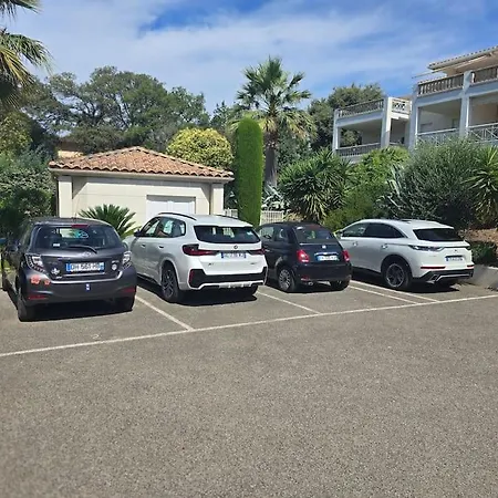 T2 Rdj Raphael Front De Apartment
